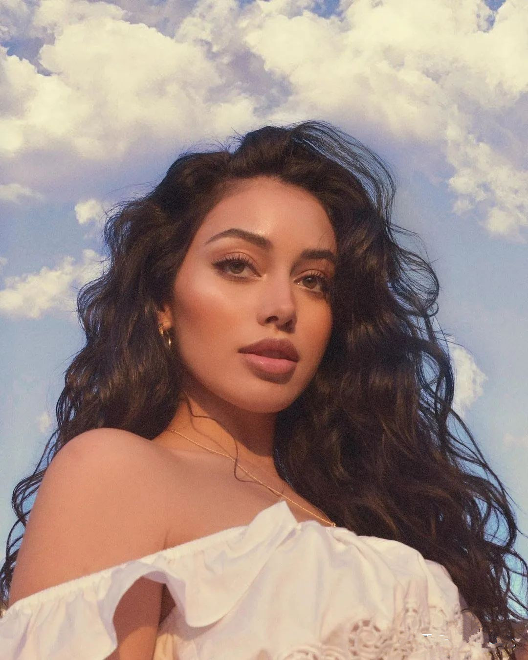 玛丽苏剧情女主！美到被比伯“人肉搜索”，保姆逆袭成ins女神