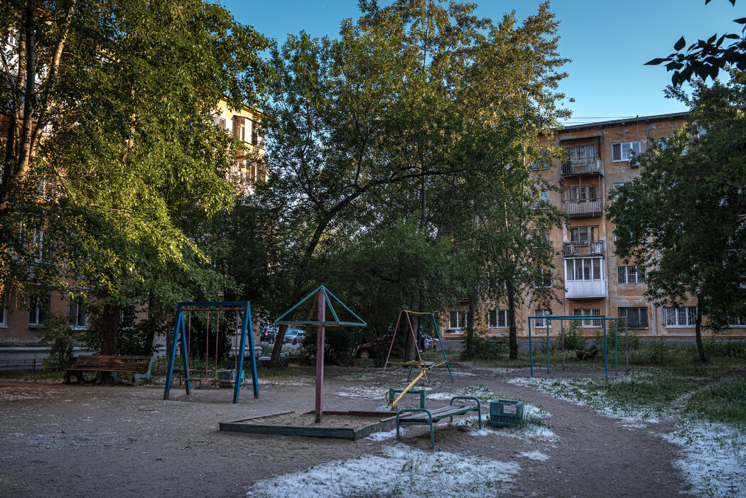 发生炭疽泄漏的军事园区外的游乐场。