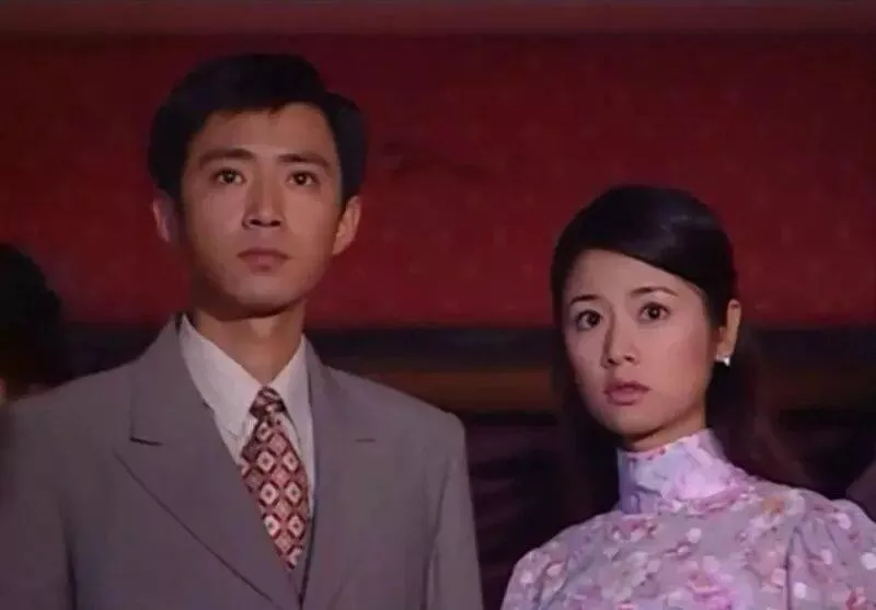 “雪姨”王琳53岁生图惊艳，比演她女儿的林心如还显嫩！