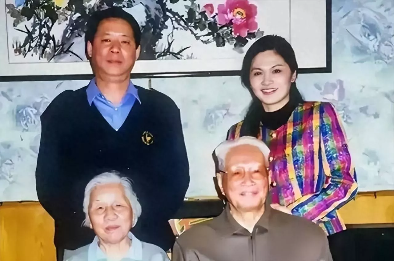 80年代家喻户晓的女星，嫁给军委副主席儿子如今怎样了