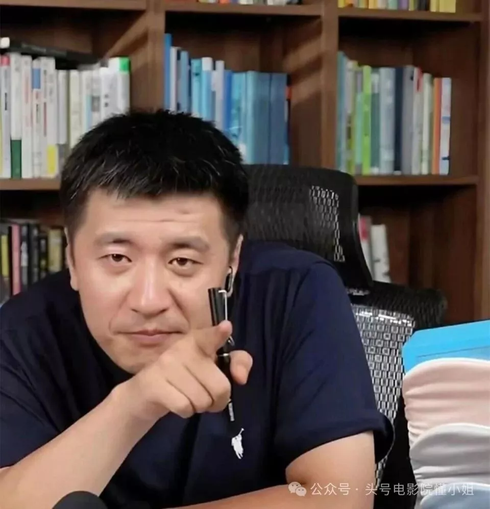 张雪峰刚走几天，52岁吴京身体报警了！