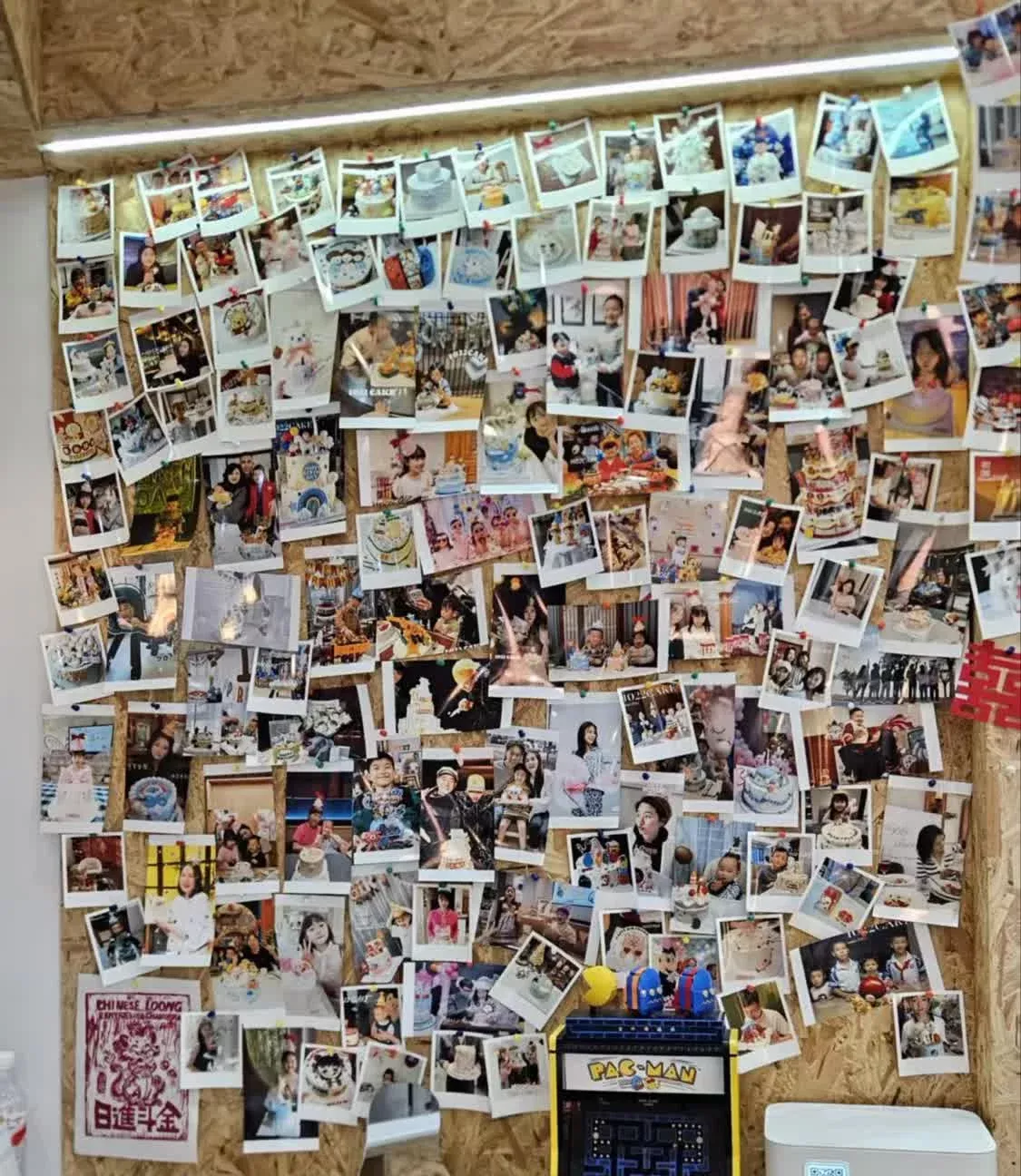 ▲店铺内的照片墙，内容均为顾客。