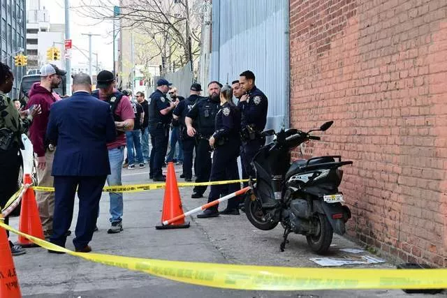 纽约7个月婴儿头部中弹身亡，刚学会叫妈妈