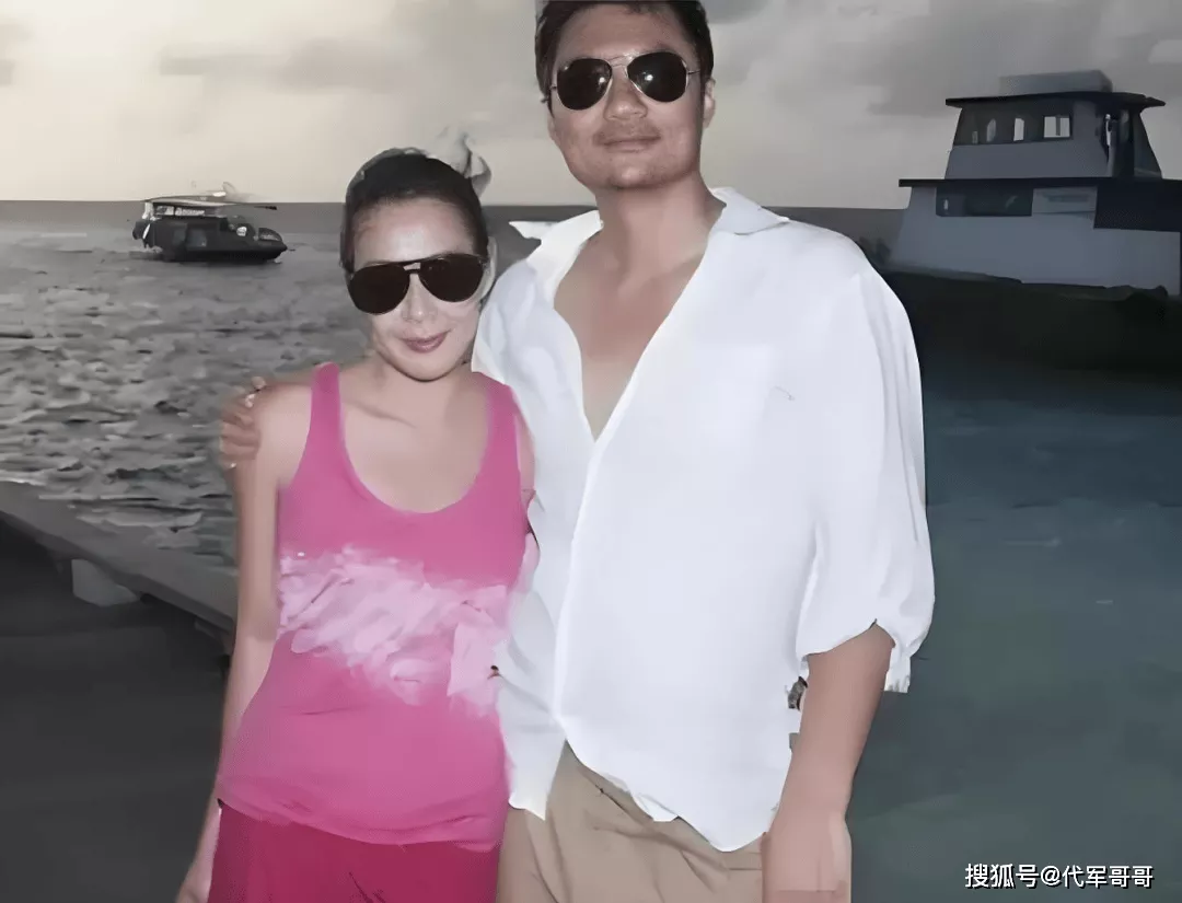 刘若英嫁富商老公高龄生子，如今频繁开演唱会引热议