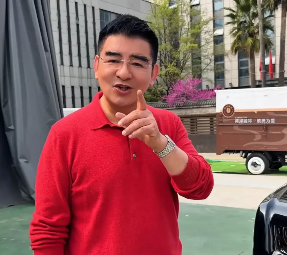 陈光标送1300万豪车 张雪聪明回应“一石三鸟”
