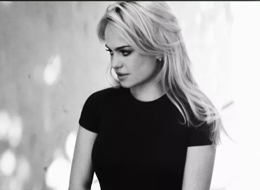 下药性侵囚禁 她红遍全球却突然消失 沉默多年才敢说…