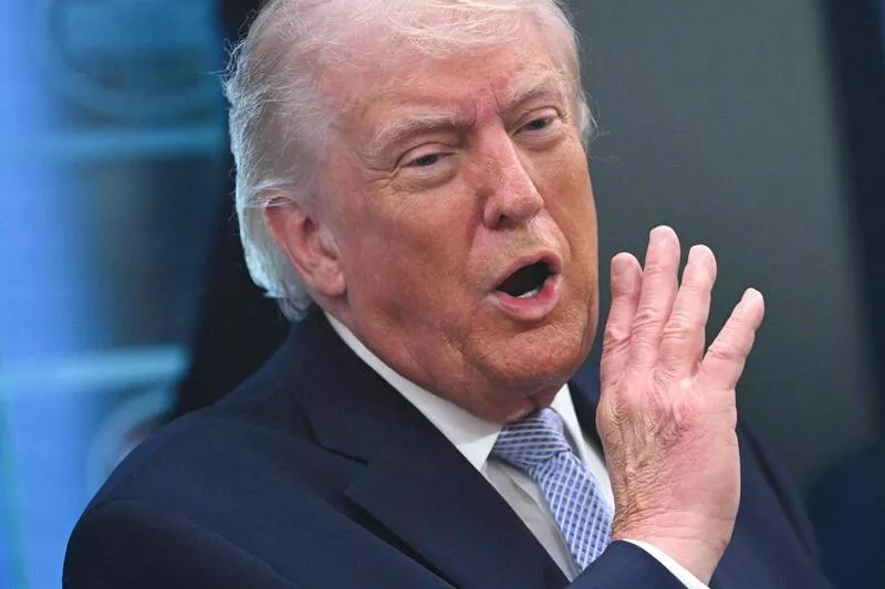 川普：伊朗开始重建“要发大财了”