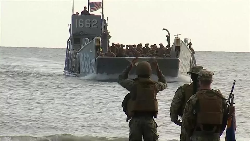 美国拟推“自动征兵登记”：满18岁30天内建档 非强制