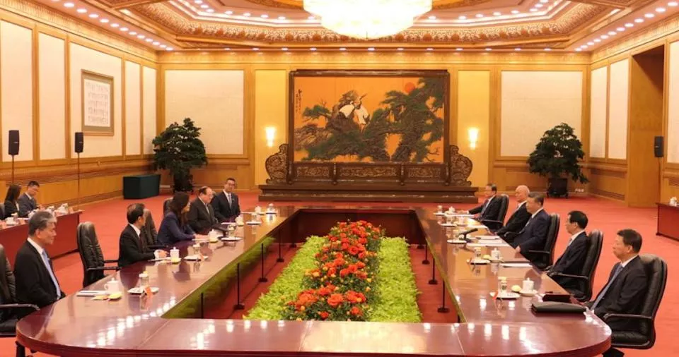 郑习会5-5对坐！习问“上次谁在这？” 郑丽文秒指他