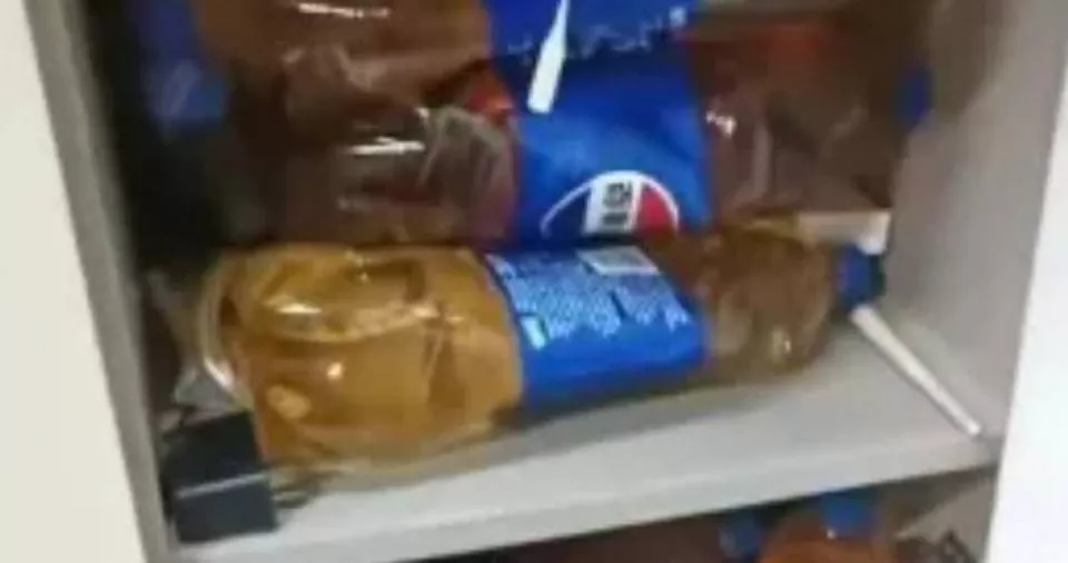 臭熏天！租客2年存“千斤尿液”在房间 房东傻眼