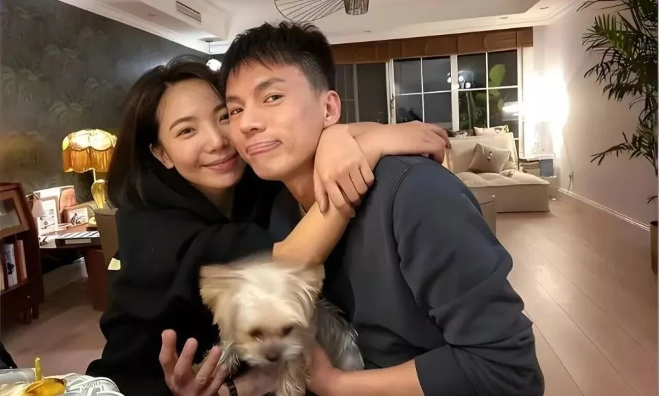 因为Q女士爆料了,张婉婷决定不离婚,这什么脑回路?