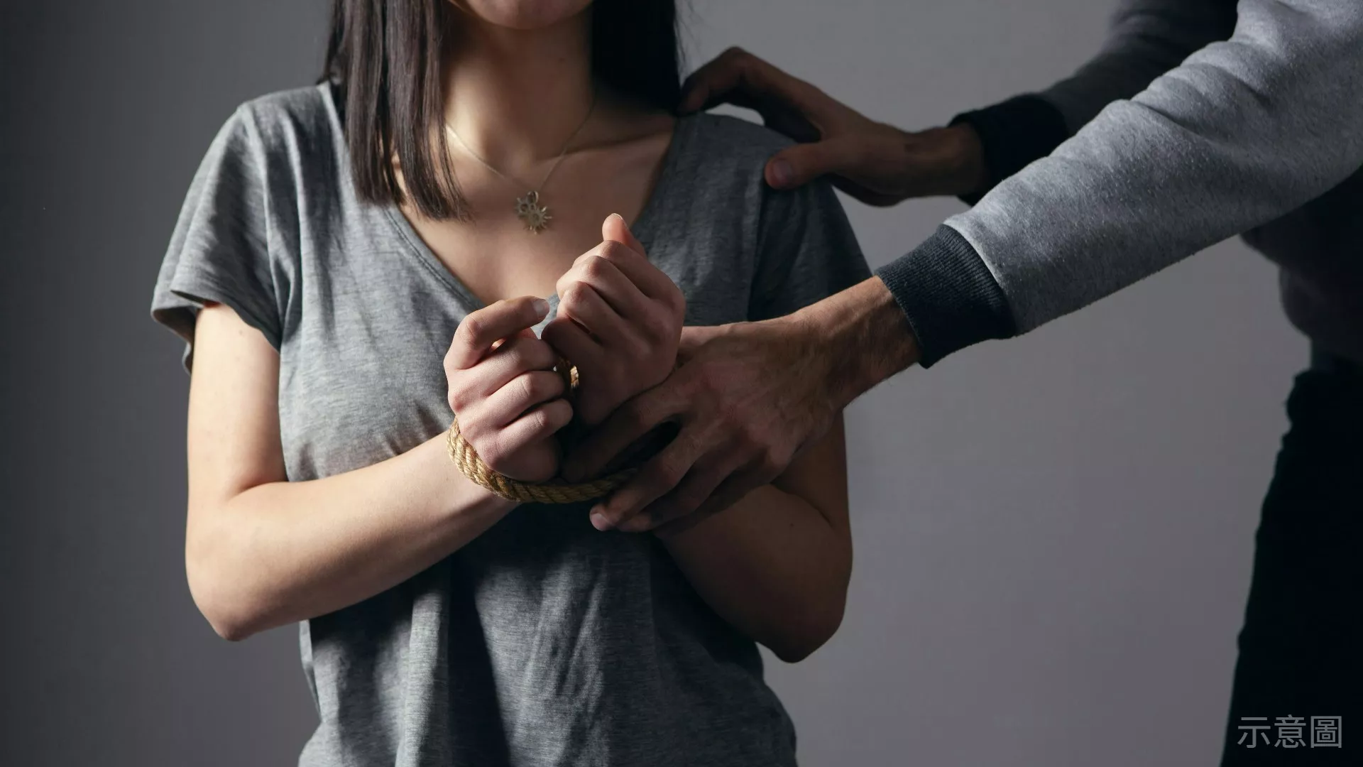 被班主任带入宾馆开房猥亵 15岁女生重度抑郁 自杀被救回