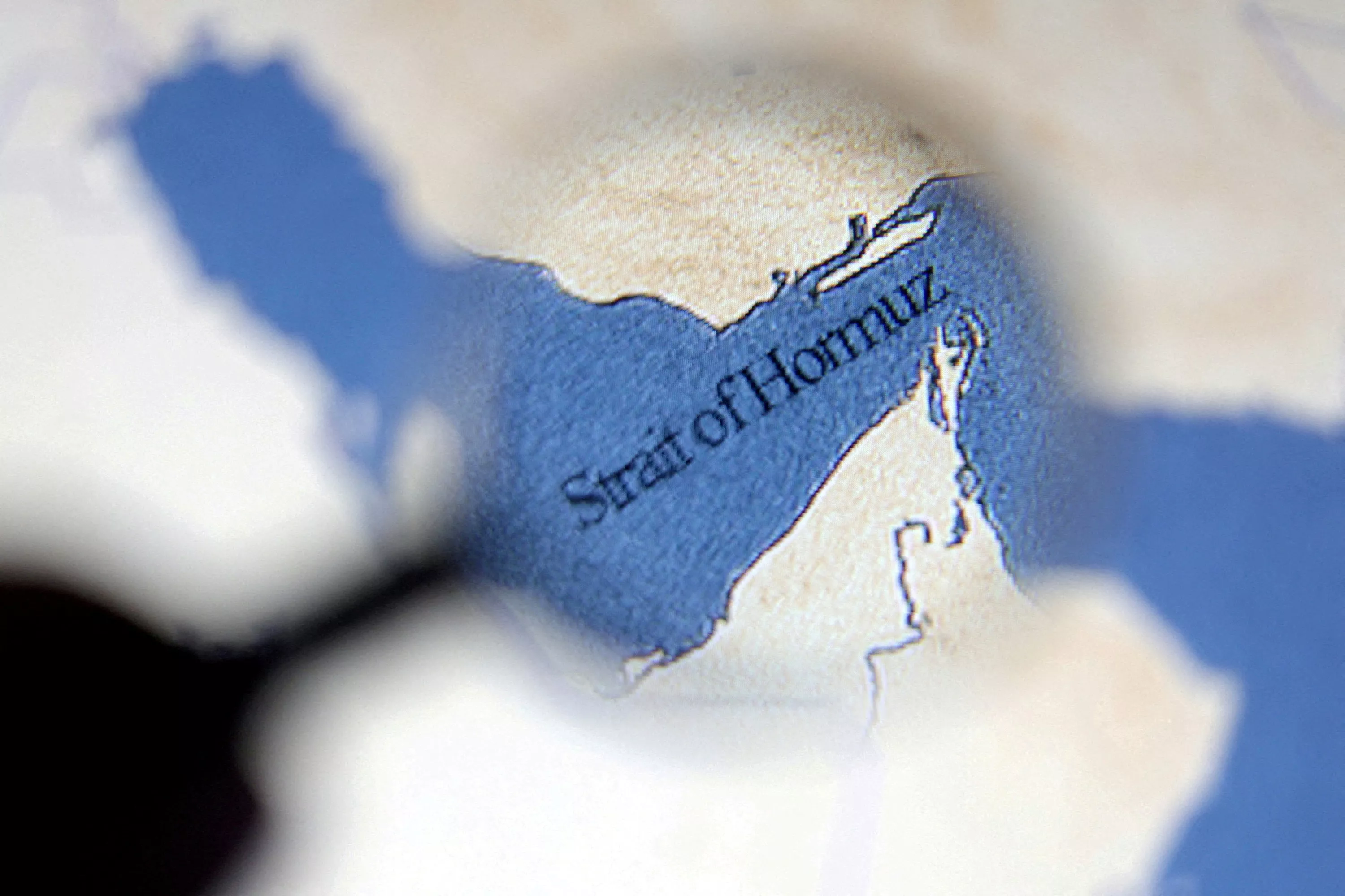 伊朗宣布启用替代港口 绕开美国对霍尔木兹封锁