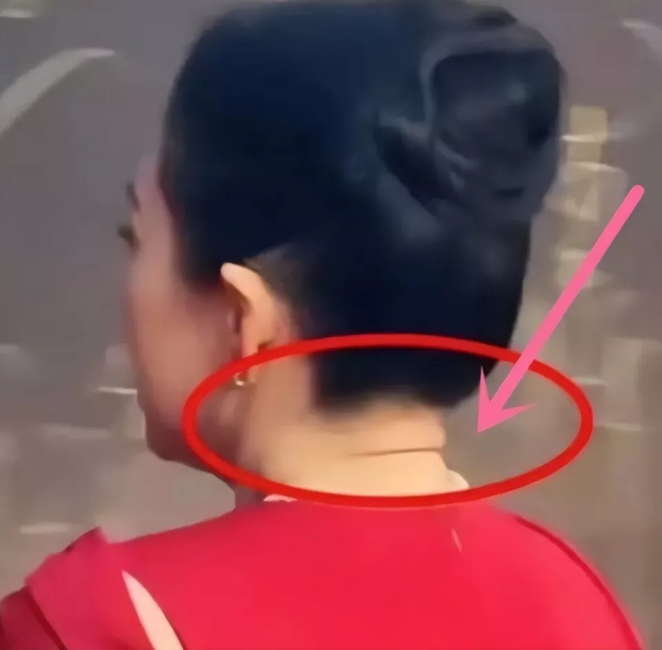 增重20斤,膀大腰圆,素面朝天,章子怡的狠从来不在红毯上