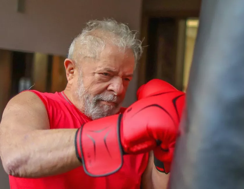 巴西总统卢拉健身晒体能 80岁高龄备战十月大选