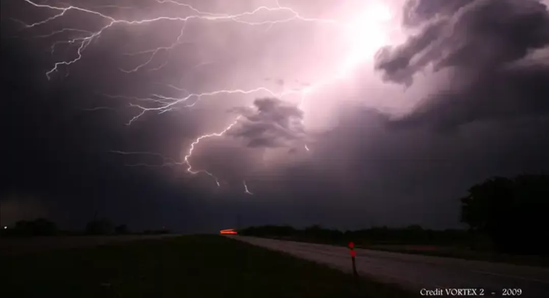 横扫11州的强风暴来袭：EF3级龙卷风、洪水或出现