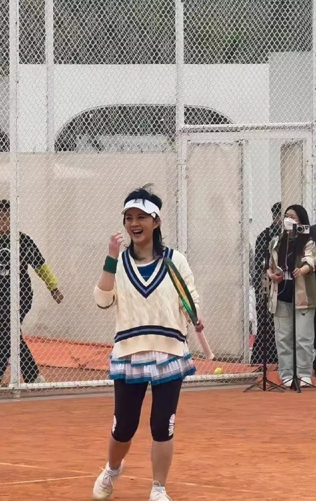 57岁许戈辉：美女主持变粗腿大妈