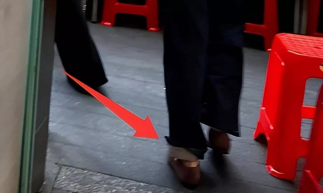 上海偶遇吴千语，生图下鼻子瘪地包天好抢镜