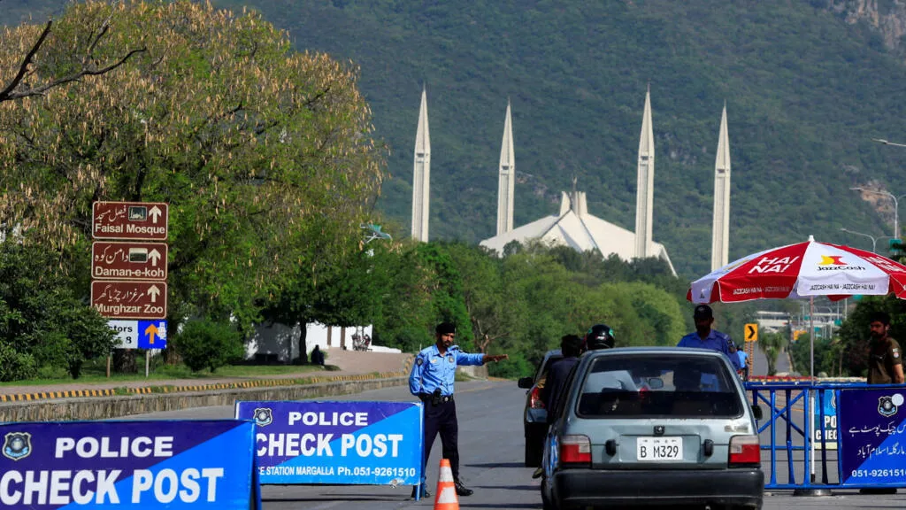 川普派万斯率团赴伊斯兰堡 伊朗称无计划参加谈判