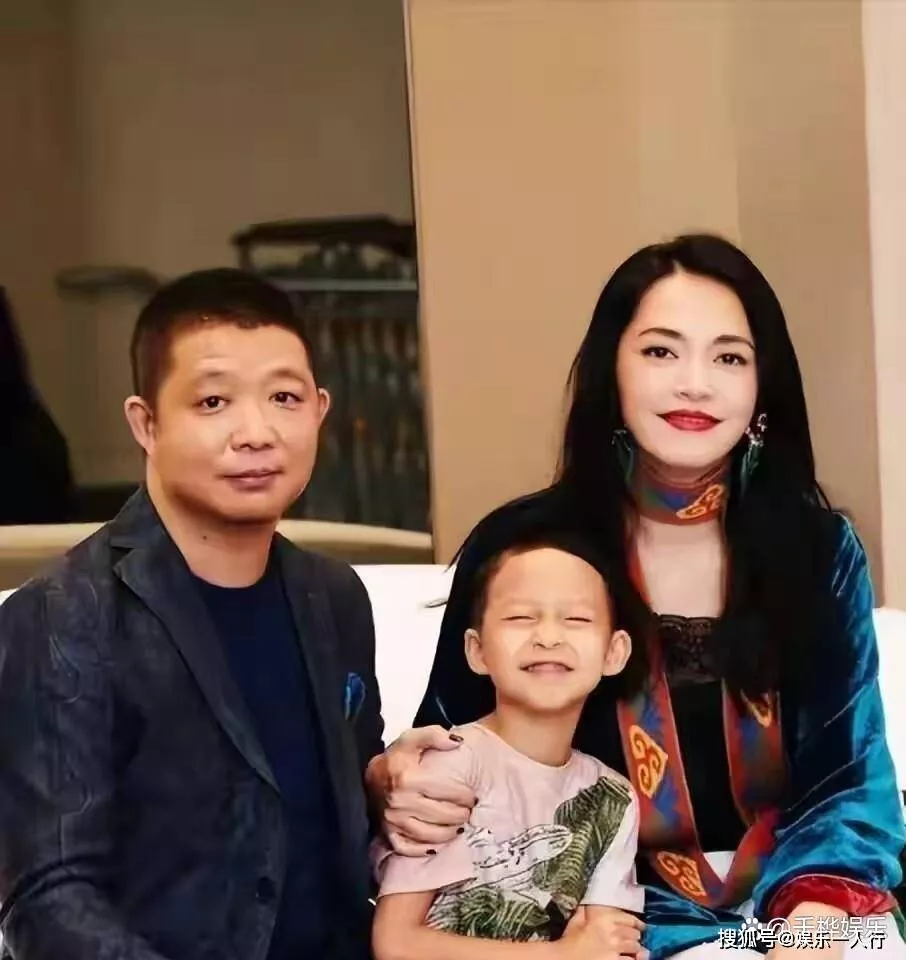 刚官宣离婚一月,姚晨就和曹郁给内娱离异夫妻上了一课