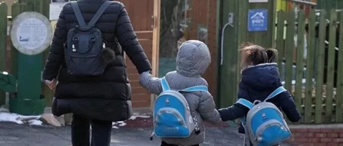 教育内卷、中年失业，坐困穷途的他们看起来很眼熟