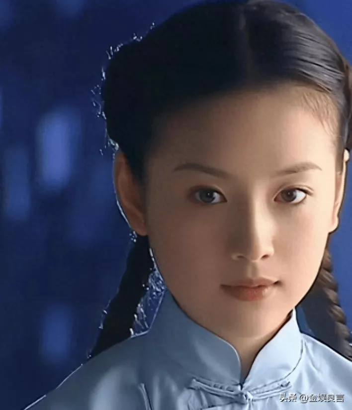 董洁现身云南全素颜买菜，双眼肿胀发际线上移