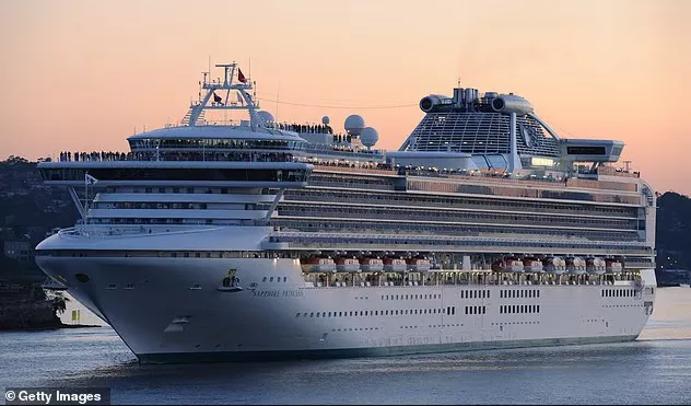 惊魂！豪华邮轮打捞5具遗体 3000人目睹崩溃一幕