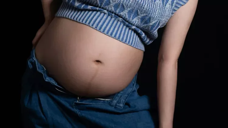 她生双胞胎两年后觉得不对劲 亲子鉴定真验出竟是不同爸