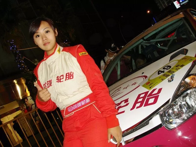 全职妈妈9年，一个赛车手想重新坐回车里