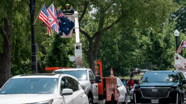 英王访美 华盛顿误挂15面澳洲国旗 遭网民群嘲