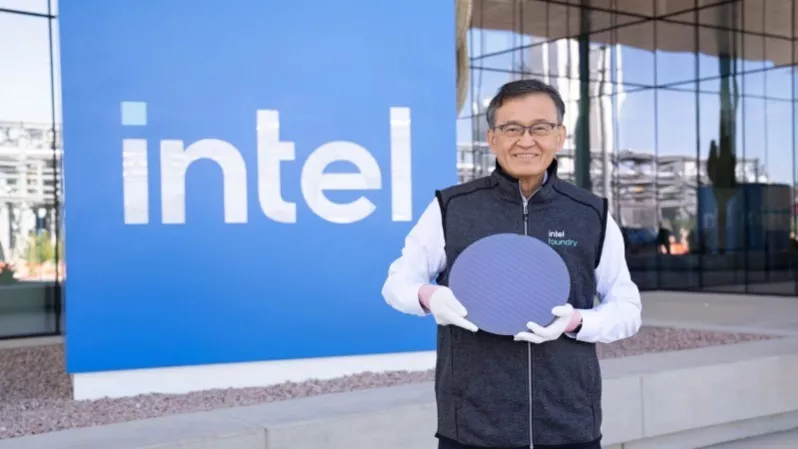 DeepSeek靠近华为，英特尔先别乐