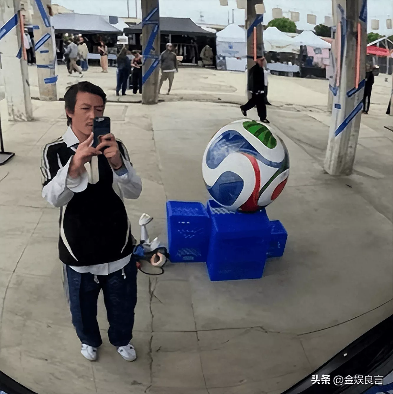 同龄人：陈冠希断崖式衰老，吴彦祖身材健硕