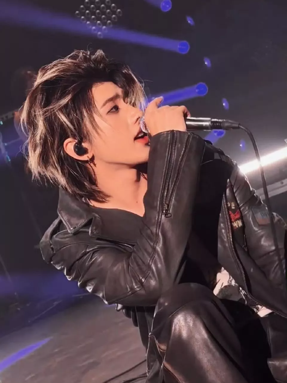 一个被内娱抛弃的偶像，如何在欧美杀出条血路？