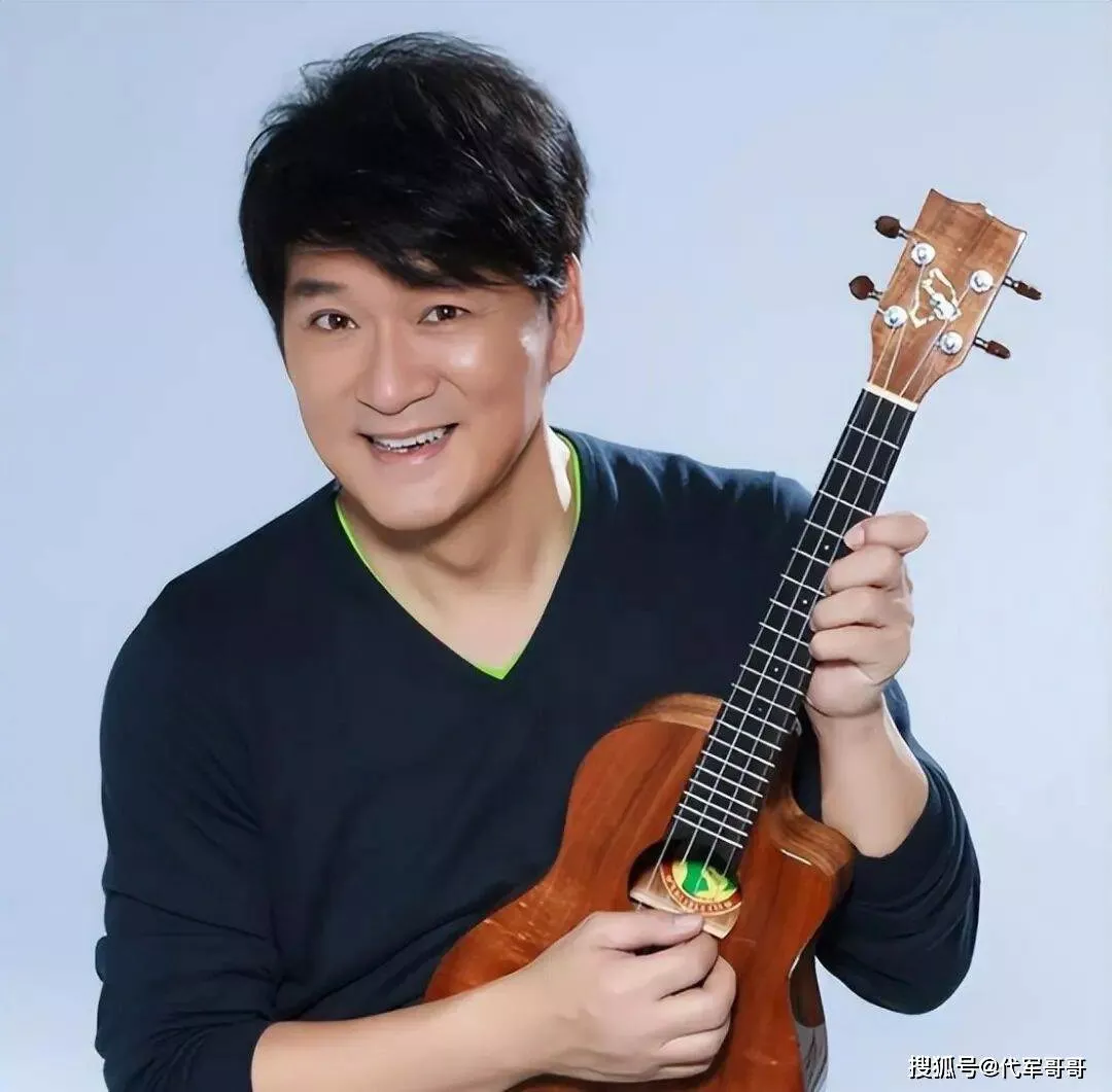 65岁周华健近况曝光！娶美国妻子40年不离不弃