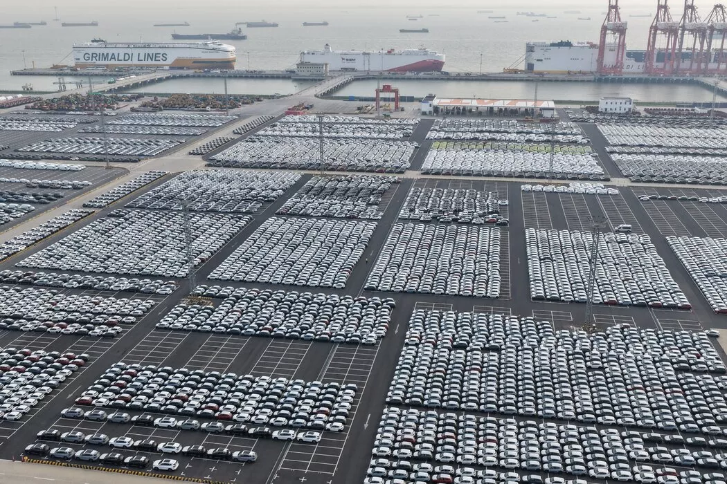 伊朗战争令中国经济承压,广西数千名工人讨薪抗议