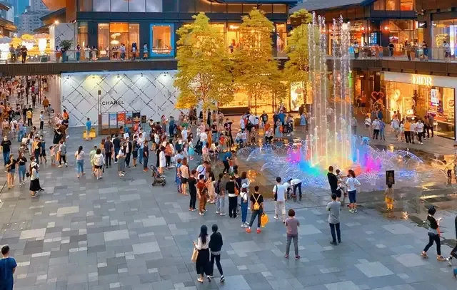 俞浩炮轰小红书背后，他还没学会如何直面批评