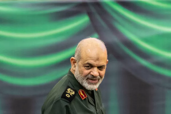 伊朗实权落革命卫队手中，最高领袖被架空