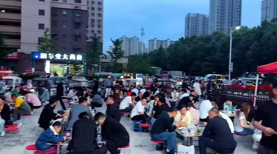 安徽烧烤摊主捐献造血干细胞后恢复营业:八九点已售罄
