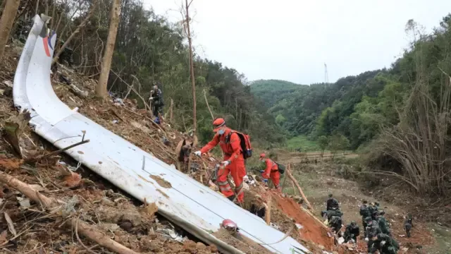 美国解密东航空难 分析：驾驶舱或发生生死搏斗
