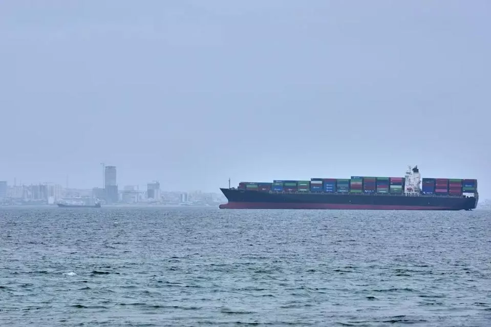 经济消耗战：美封锁重创伊朗经济 5300万桶原油被困