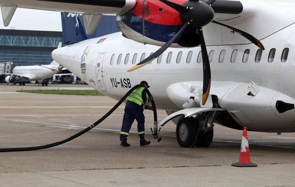 出国注意！航空业被逼集体砍班 5月座位蒸发200万个