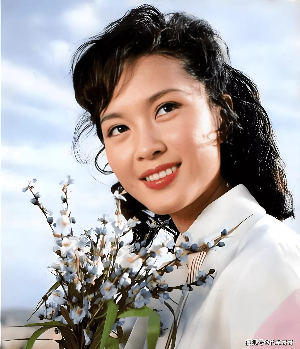 68岁方舒近况曝光！如今2个女儿是她的骄傲