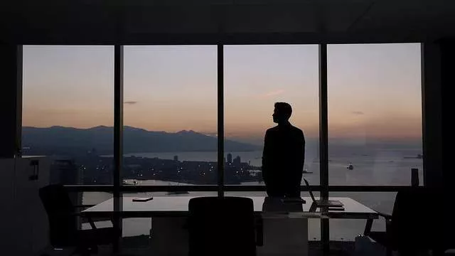 两个首富，一起迎来“至暗时刻”