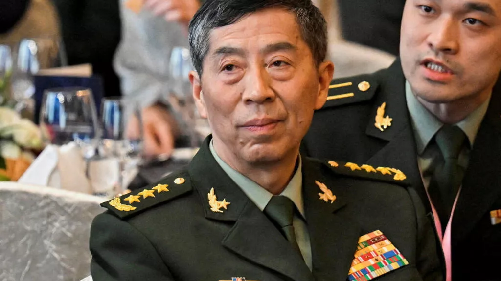 两名中国前国防部长为何遭判死缓 杀鸡给猴看？