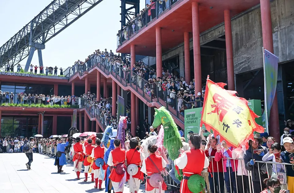 特种兵旅游不热了,年轻人迷上“口袋公园”