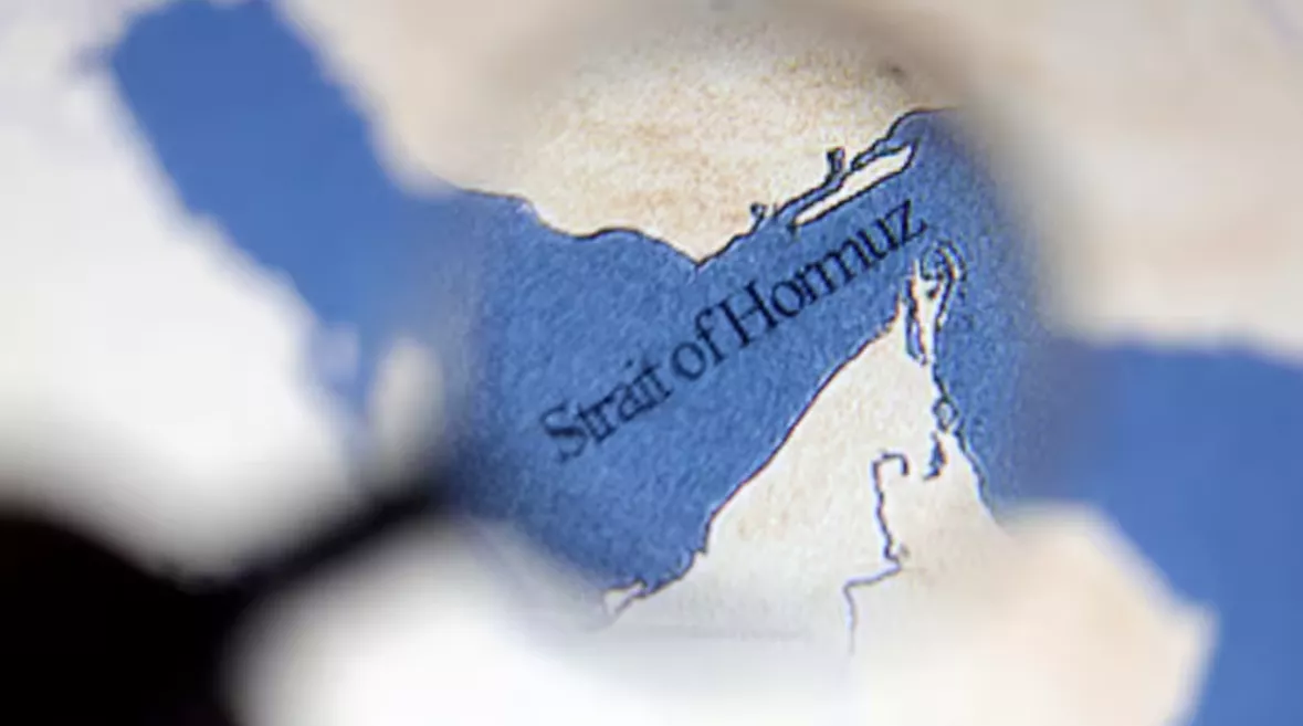 伊朗划定霍峡新航线，未经许可不得通行