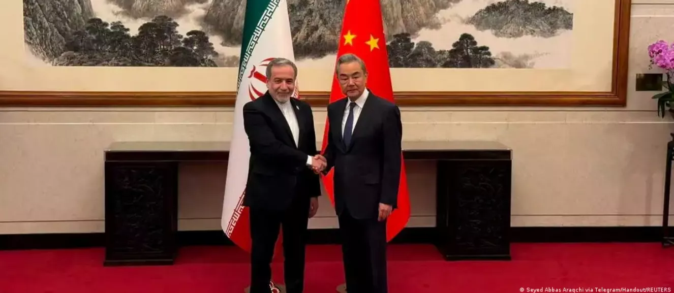 伊朗外长出访北京，卢比奥吁中国促伊朗开放海峡
