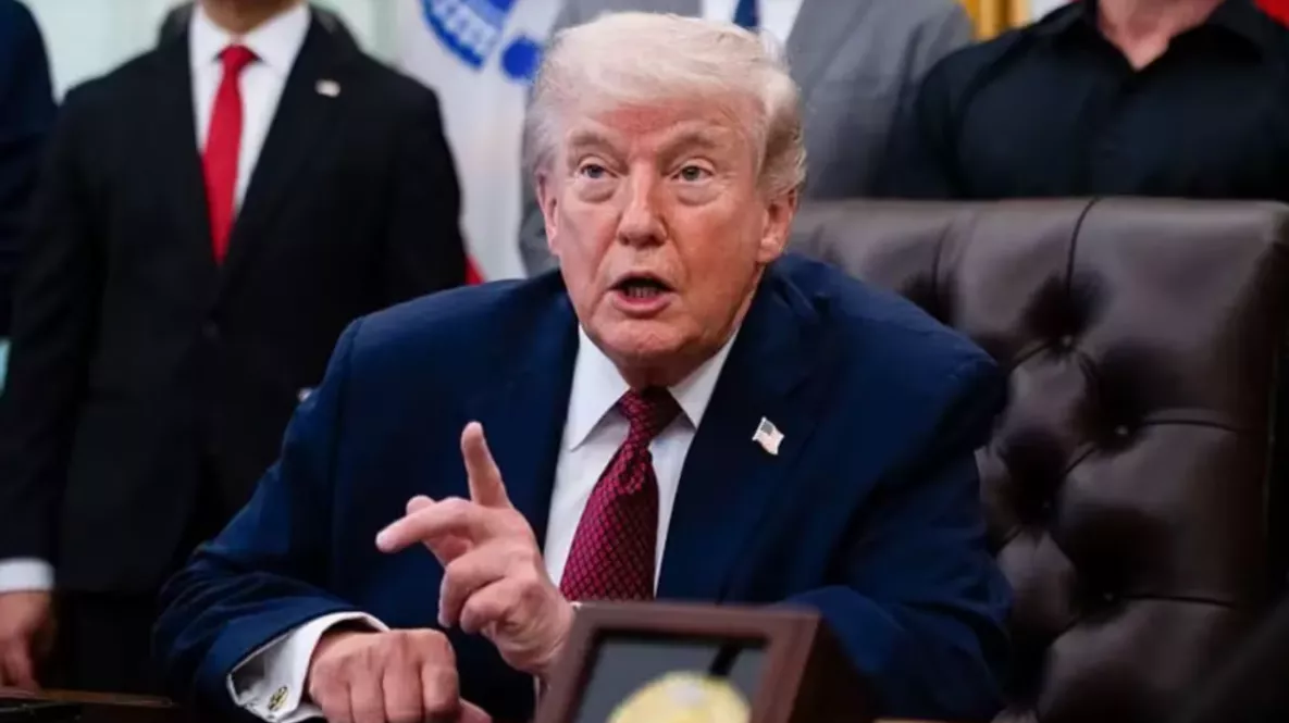 称截获运往伊朗"礼物"，特朗普暗指中国踩红线